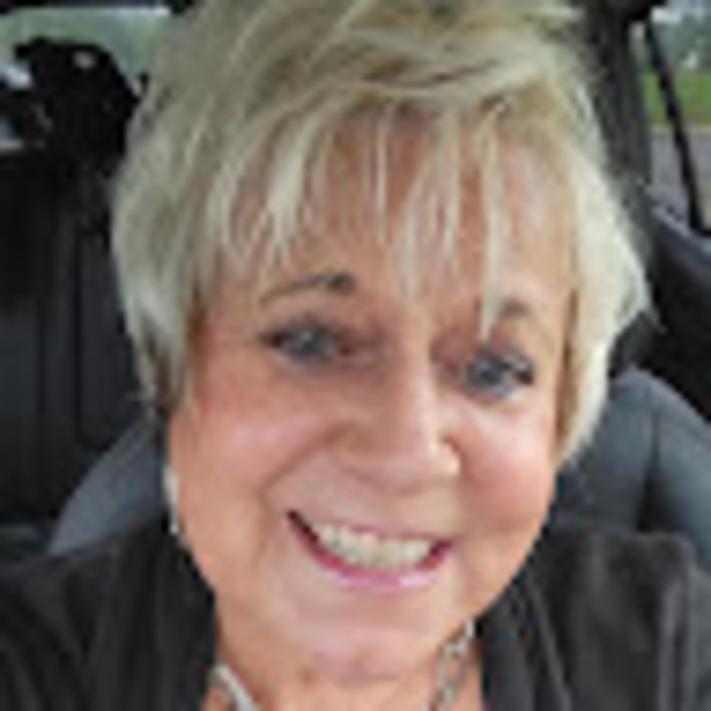 Meet your Posher, Carolyn